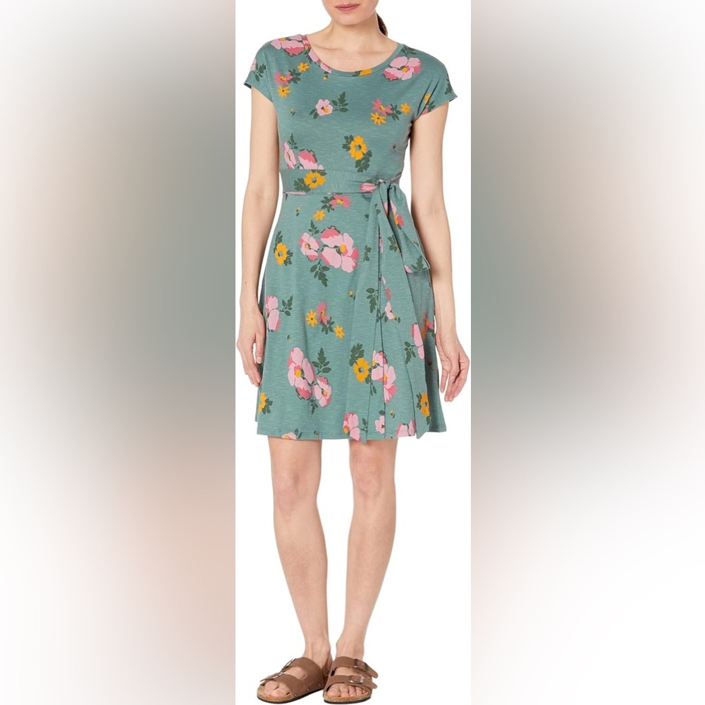 Cue wrap short sleeve dress excellent condition POCKETS